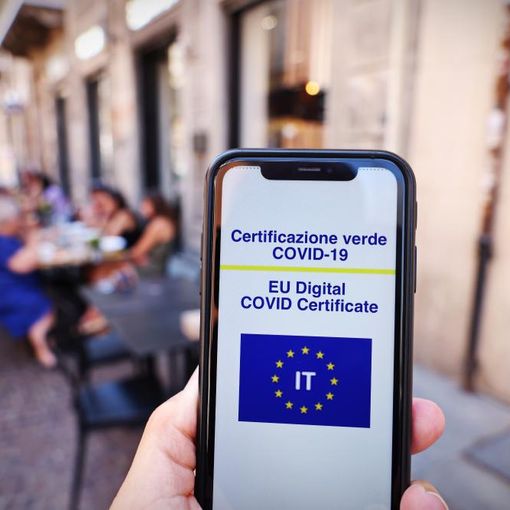 Green pass obbligatorio nei negozi: il vademecum di Confcommercio Varese