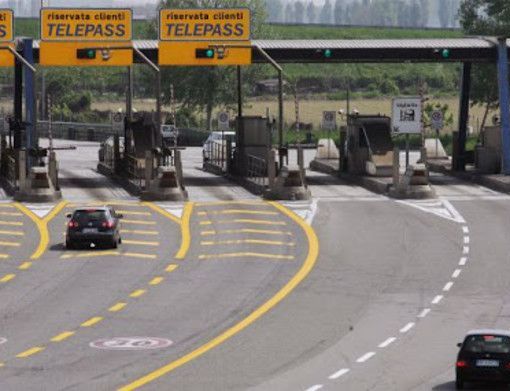 Siamo alle solite: con l'anno nuovo aumenta il pedaggio sull'Autolaghi