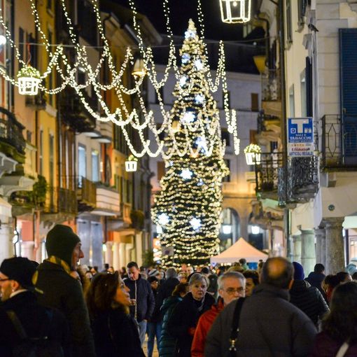 COSA FARE NEL WEEKEND. Benvenuto dicembre: lucine, mercatini di Natale, spettacoli, musica e tanti appuntamenti per entrare nel clima delle Feste