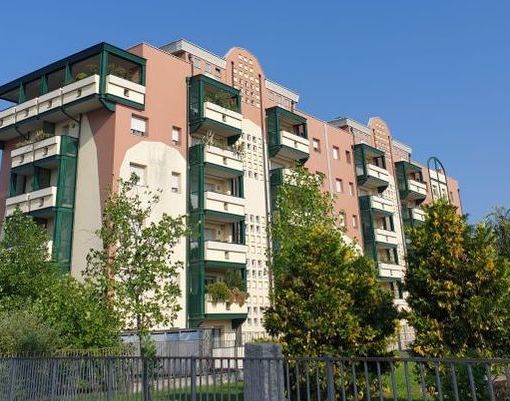 Avviso di vendita senza incanto per immobili a Samarate il 9 settembre
