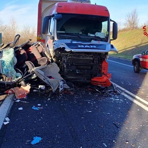 FOTO Lonate Pozzolo, incidente sulla statale 336 diramazione: elisoccorso in volo, grave un uomo