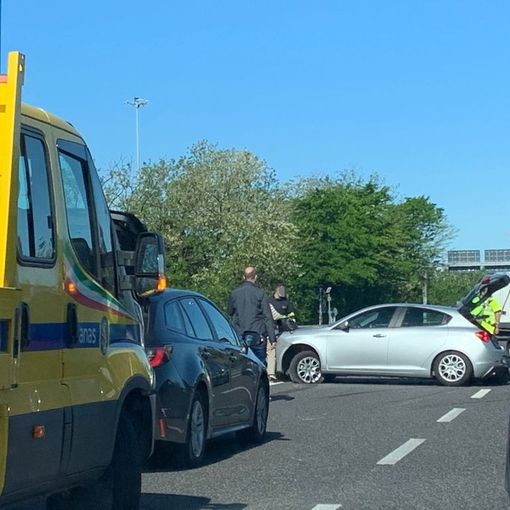 Incidente all'uscita dell'autostrada a Busto Arsizio, lunghe code