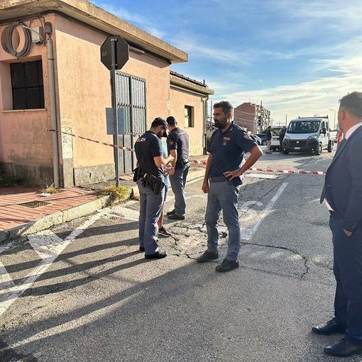 Operai travolti e uccisi dal treno, lo sgomento nel Torinese: «Scena indescrivibile, resti sparsi per 500 metri»