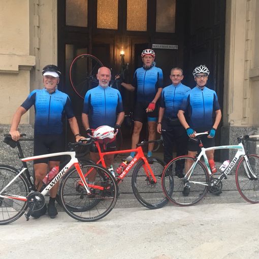 Pronti a partire davanti al municipio di Legnano