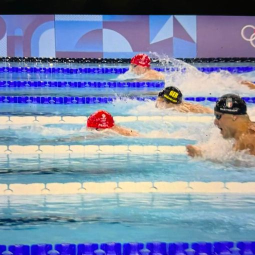 Martinenghi in batteria a Parigi nei 100 rana è terzo e accede alla semifinale. Sotto in gallery Nicolò Carucci sul doppio senior olimpico Martinenghi in batteria a Parigi nei 100 rana è terzo e accede alla semifinale. Sotto in gallery Nicolò Carucci sul doppio senior olimpico