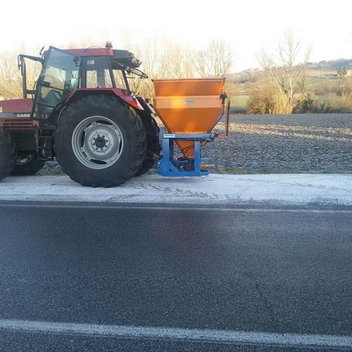Calo delle temperature, nella notte salatura preventiva delle strade