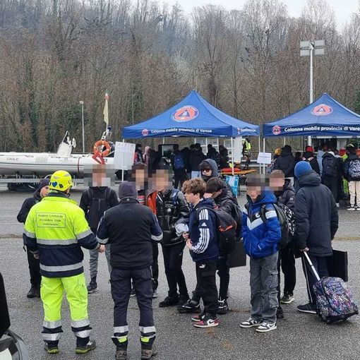 Gli studenti dell'Istituto Keynes visitano la Colonna Mobile della Protezione Civile