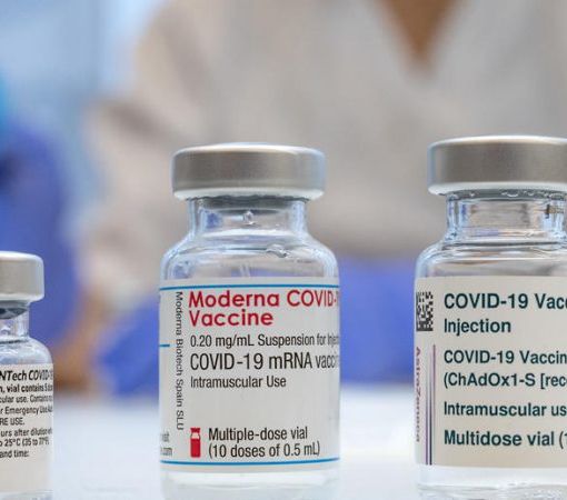 Vaccinazioni Covid, possibile cambiare data terza dose senza prima cancellarsi