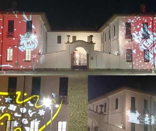 Stelle, abeti e fiocchi di neve. Luci (di Natale) accese su piazza Vittorio Emanuele