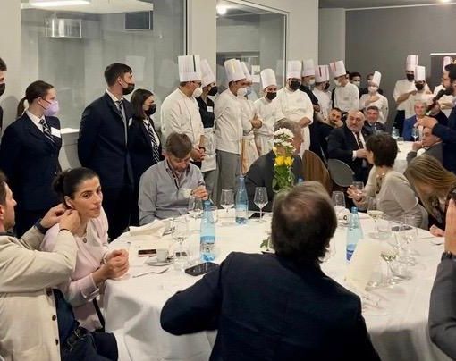 FOTO. Il successo di MasterDef: ventimila euro in borse di studio consegnati ai vincitori del concorso organizzato dal De Filippi