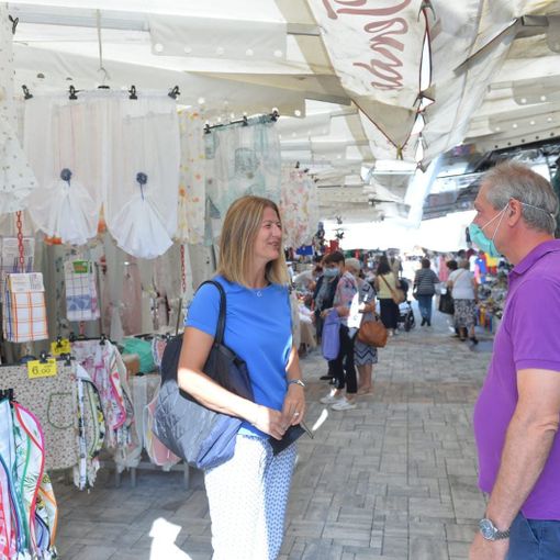 Scontro sul mercato. Perusin: «Chiesto alla Lega di venire tra gli ambulanti». Binelli: «Noi non facciamo parate»