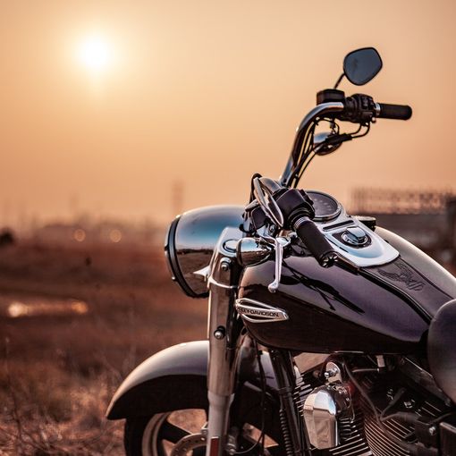 Come trasportare una moto in sicurezza