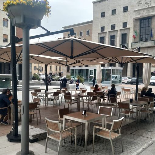 Prime colazioni e pranzi all’aperto per i varesini, ma il tempo smorza l’entusiasmo