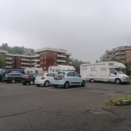 Via camper, roulotte e autocarri da piazzale Foresio e De Gasperi