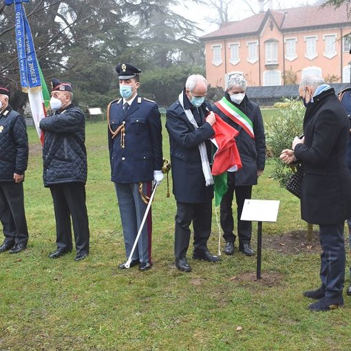 FOTO. Ai Giardini Estensi una targa alla memoria di Giovanni Palatucci