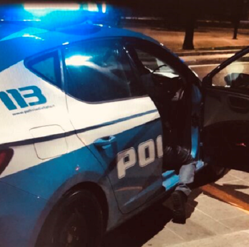 Busto, 22enne si scatena contro i poliziotti che volevano impedirgli di rubare una bici