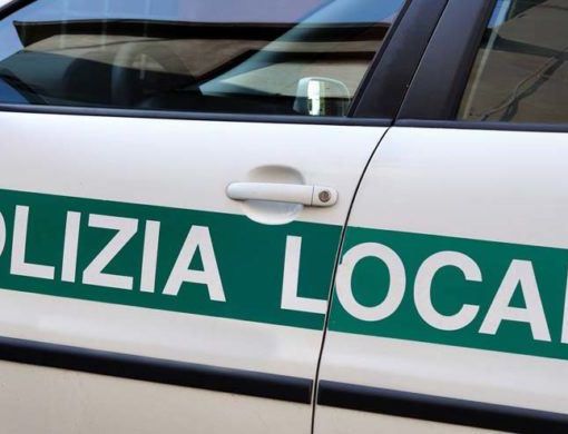Alla guida senza assicurazione e senza aver mai avuto la patente: super multa da oltre cinquemila euro