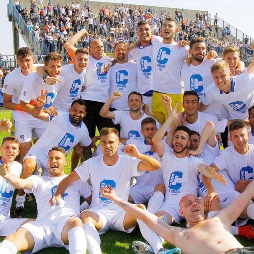 La Pro Patria promossa in C tre anni fa: al centro, Javorcic (foto di Daniele Belosio)