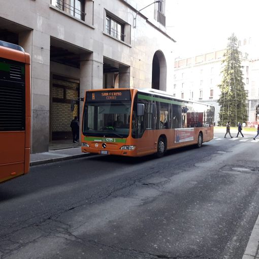 Trasporto pubblico per gli studenti, da lunedì corse potenziate anche con i pullman da gran turismo