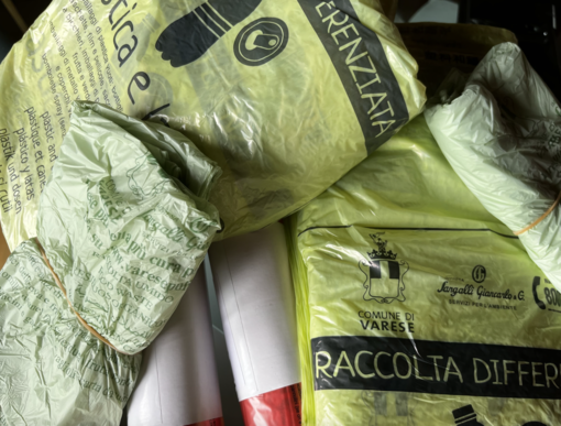 Raccolta differenziata, il nuovo “corso” diventa esecutivo. E scattano le sanzioni per chi sbaglia giorno