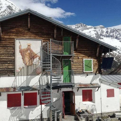 Rifugi Zamboni e Pietro Crosta, seggiovia, funivia: l'Ossola vi attende a braccia aperte per la stagione estiva