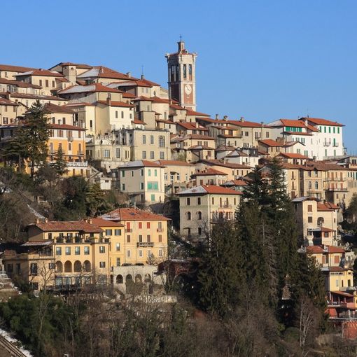 Referendum sulla pedonalizzazione del Sacro Monte, Azione: «Sarebbe “la chiave di volta” per uscire finalmente dall’immobilismo»