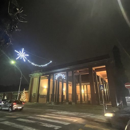 A Sant'Edoardo i negozianti come una grande famiglia: «Illuminiamo il rione insieme»