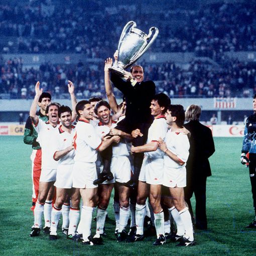 Foto dalla pagina del Milan. A lato, Franco Castiglioni