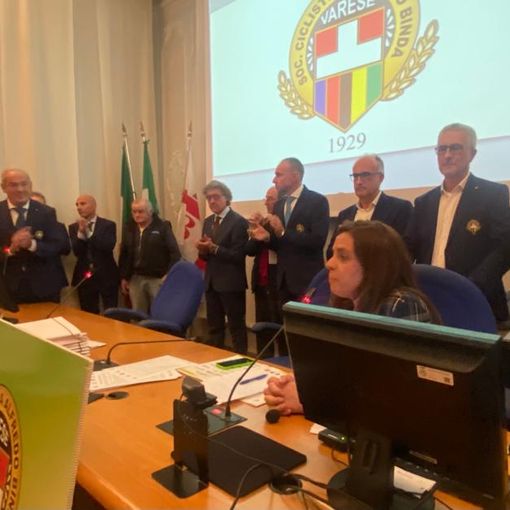 Renzo Oldani e i soci della Binda nella serata dei ringraziamenti a Villa Recalcati