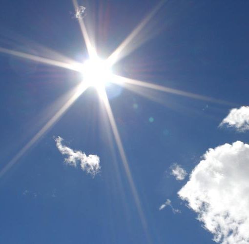 Bello e caldo fino a domenica. Poi aumenta il rischio di rovesci e temporali