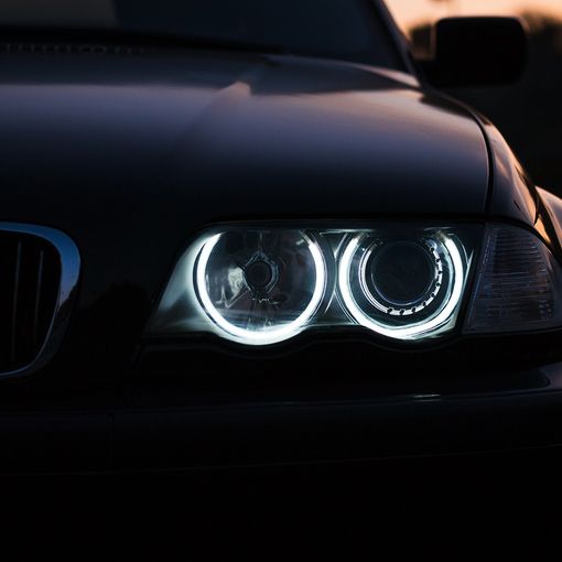 Come funzionano i fari a LED per auto?