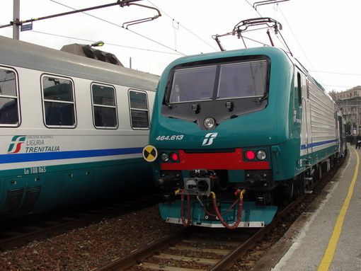 Covid, ordinanza sui trasporti: «Possibile fermare un treno se c'è un sospetto positivo»