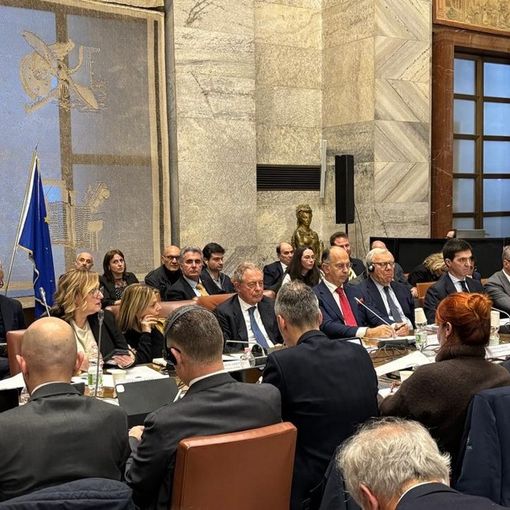 Una riunione del tavolo al ministero sulla vertenza Beko