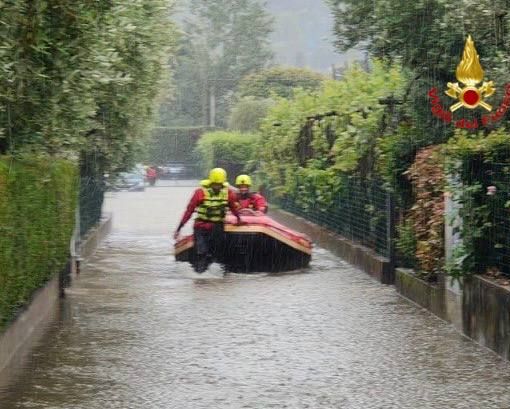 VIDEO. Nubifragio nel Bresciano, evacuate cinque persone a Manerba del Garda