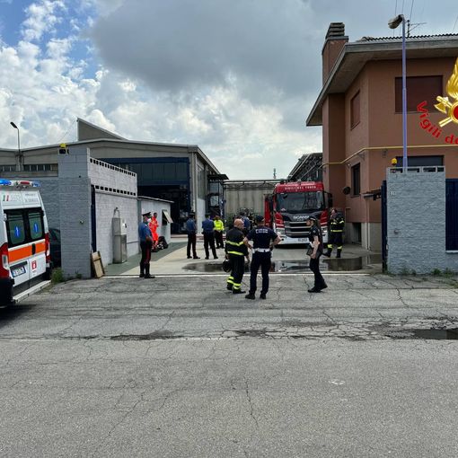 Esplosione in un capannone industriale di Brugherio: c'è una vittima