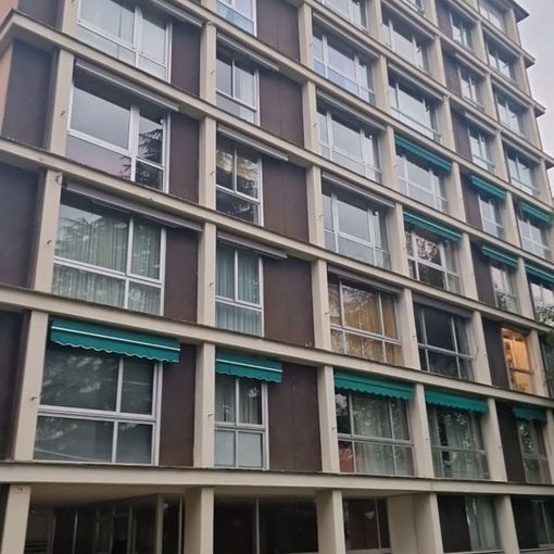 L'intervento dei vigili del fuoco per la fuga di gas in un condominio di Luvinate