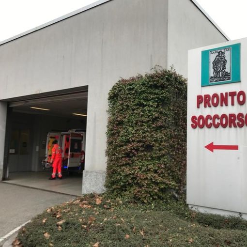 Il motociclista ferito è stato portato in codice rosso al pronto soccorso dell'ospedale di Circolo