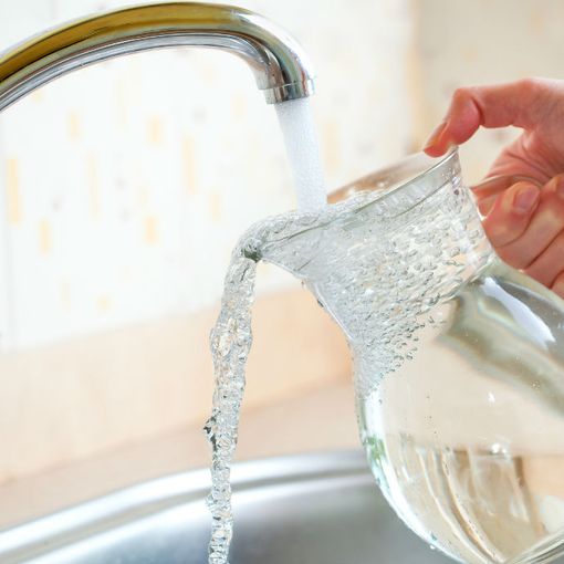 Caronno Pertusella: studenti delle medie diventano sommelier dell’acqua e coinvolgono i cittadini