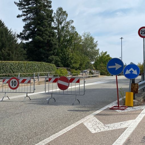 Prove tecniche sul sovrappasso, chiuso tratto di viale Europa