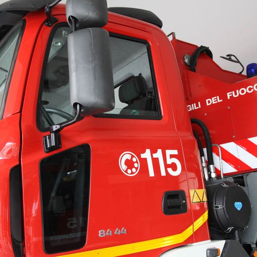 Chiusa temporaneamente la statale del Lago d'Orta per un incendio