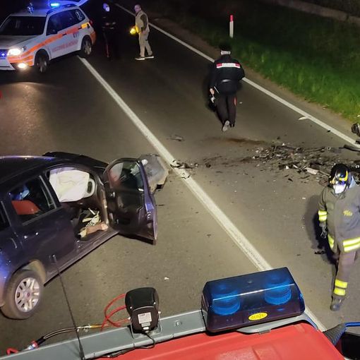 Paura a Cermenate: terribile scontro tra auto, coinvolti anche 3 bambini. Sei feriti in ospedale, uno al Circolo