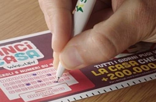VinciCasa: fortunato giocatore vince casa e 200mila euro a Casciago