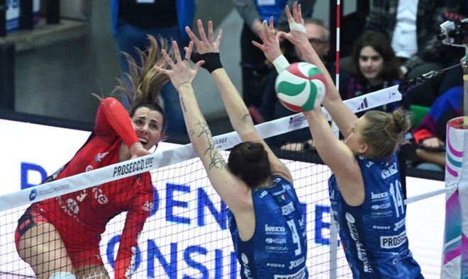 Alessia Gennari in campo al posto dell’indisponibile Parra per la Uyba in gara-1 contro Conegliano