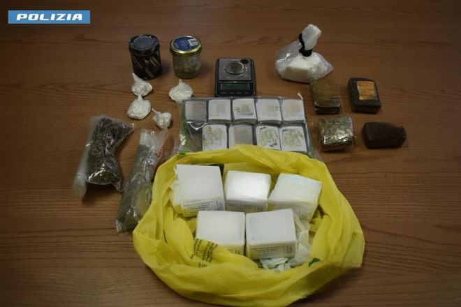 Blitz della polizia di Stato, smantellata un'organizzazione che trafficava droga tra Busto e la Spagna: dieci arresti