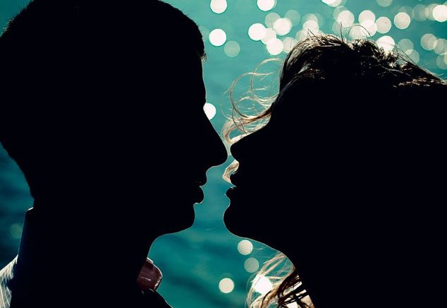 “easyJet... e l’è non reclame” - “easyJet... e non è propaganda”