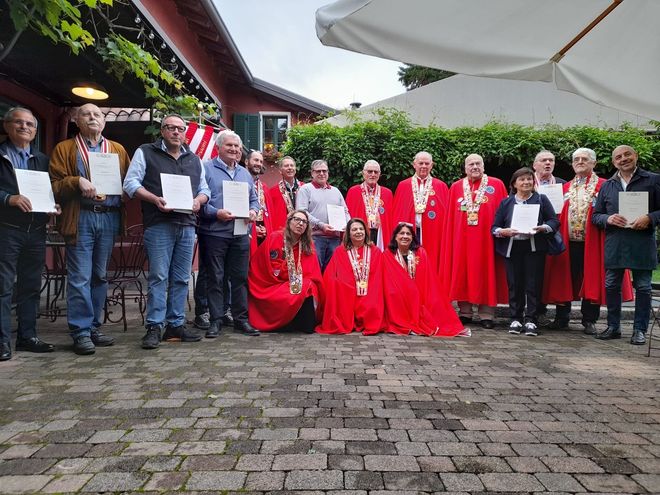 "Fare gruppo": uno degli obiettivi del riconoscimento assegnato dal Magistero dei bruscitti "Fare gruppo": uno degli obiettivi del riconoscimento assegnato dal Magistero dei bruscitti