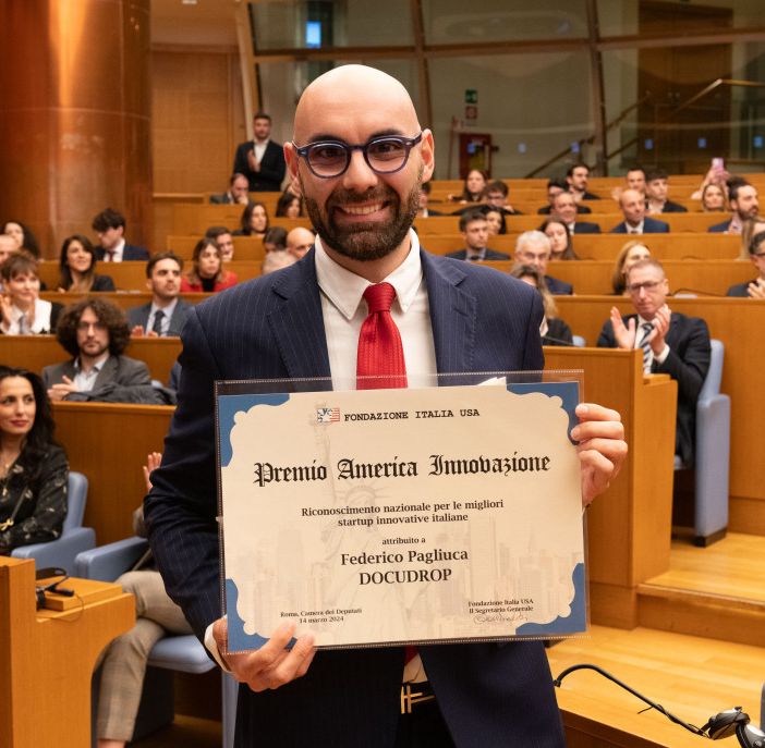 Docudrop: Rivoluzionare il Settore Immobiliare con il Web3 - Federico Pagliuca Vince il Premio &quot;America Innovazione&quot;