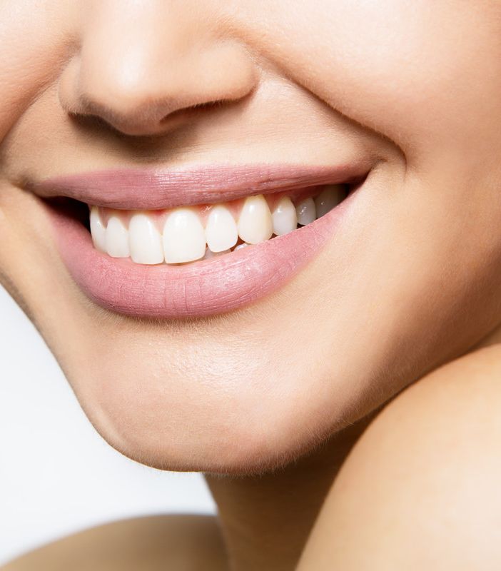Il Dottor Emanuele Puzzilli e il makeover del sorriso: le tendenze di oggi e le novità dello sbiancamento