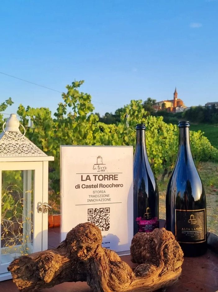 Castel Rocchero (AT): la Cantina La Torre propone due serate speciali in vigna, immerse nella magica atmosfera della natura, della musica, dei racconti e della buona cucina abbinata a ottimi vini.