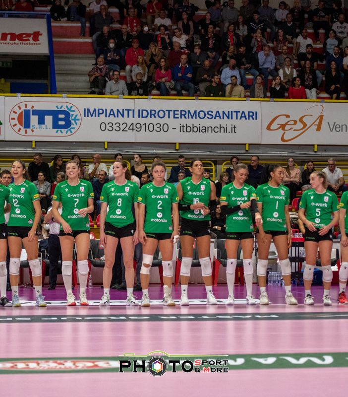 Splendida serata di volley a Busto (servizio fotografico PhotoSport&amp;More)